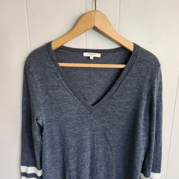 Madewell First Draft Varsity Stripe Merino Wool V-Neck Sweater Gray Size M - Picture 3 of 13